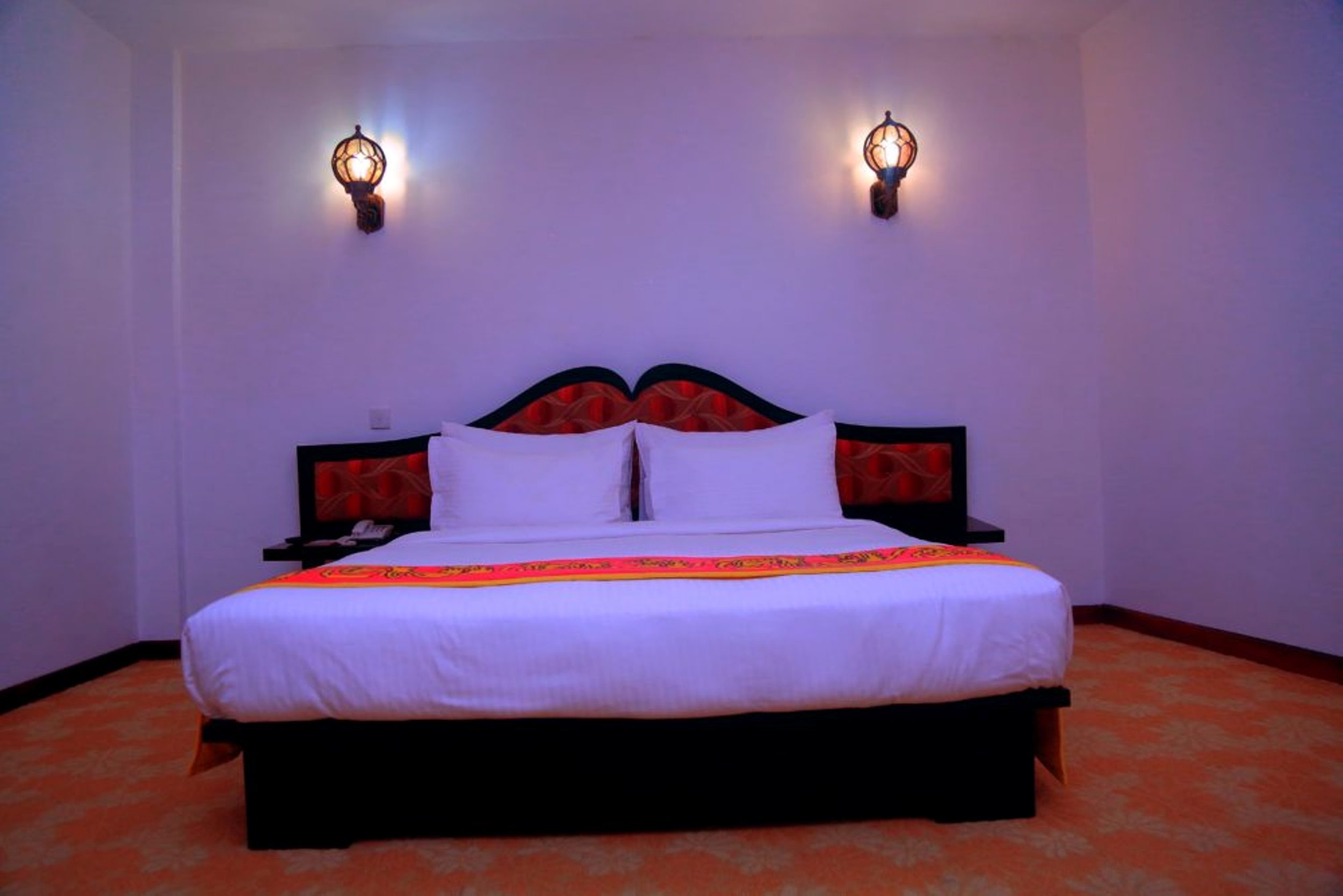 Royal Kandyan 8/24
