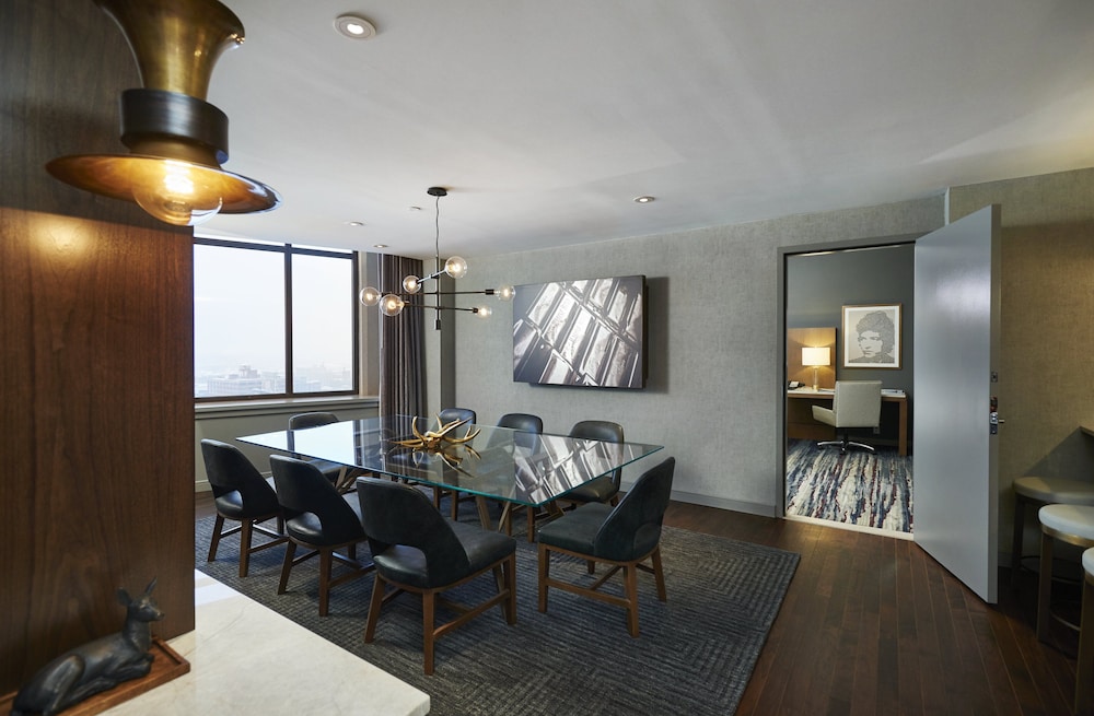 The Lofton Hotel Minneapolis, Tapestry Collection by Hilton 66/80