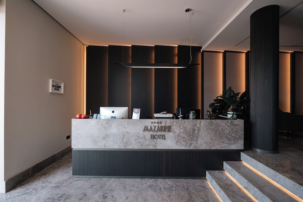 Mazarine Hotel and Restaurant 12/59