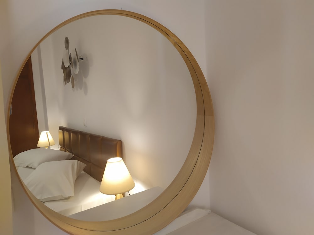 ARONIS APARTMENTS 58/58