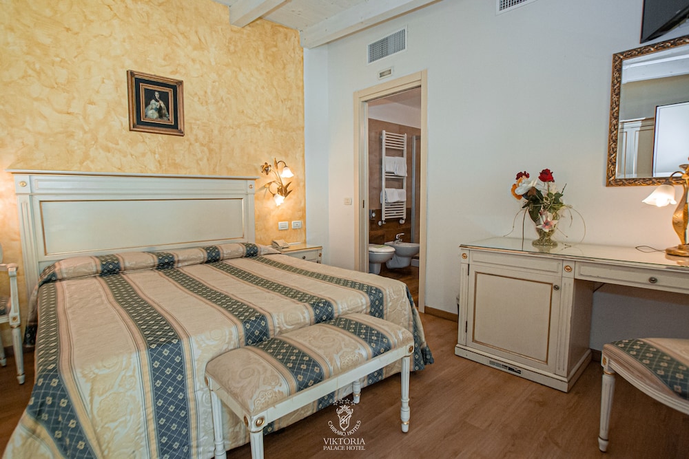 Viktoria Palace 34/76