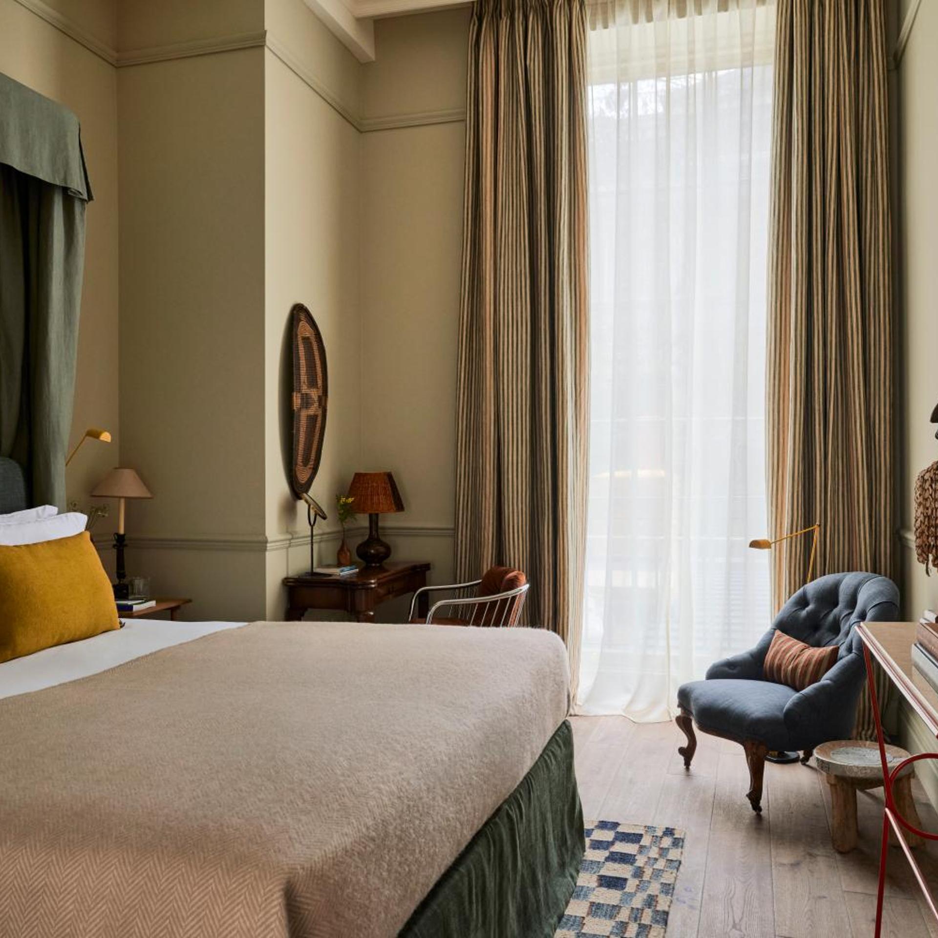 Deluxe, King Bed, City View