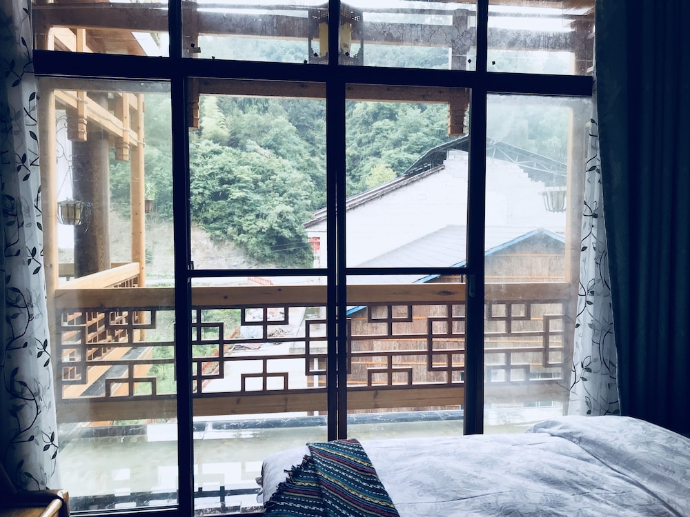 One Step To Heaven Inn 33/50