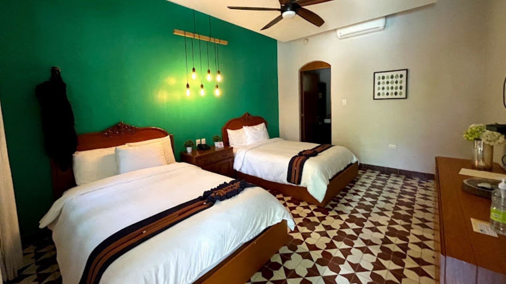 Deluxe, 2 Double Beds, Garden View, Hotel Marionetas 4/6