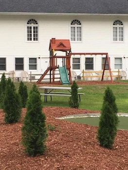 Merrill Farm Inn 32/35
