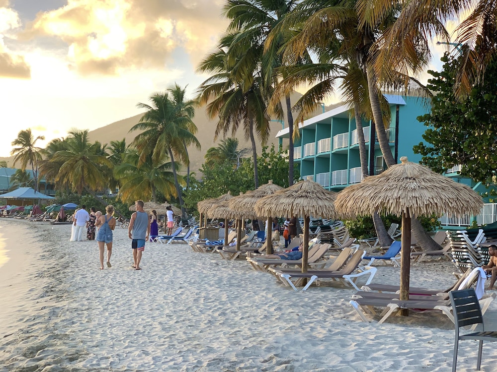 Emerald Beach Resort 60/74