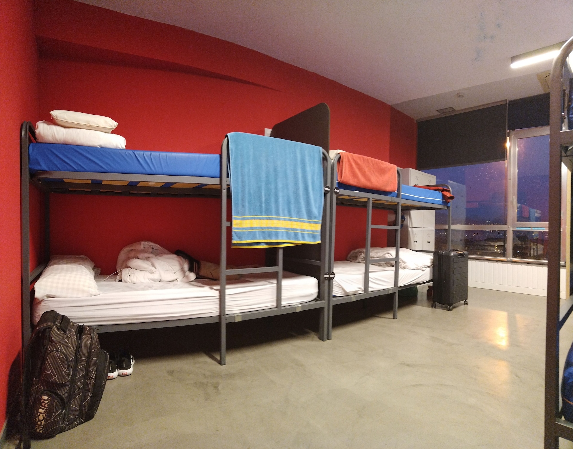 MIXED DORM, STANDARD, 5 BUNK BEDS, CITY VIEW, SHARED BATHROOM