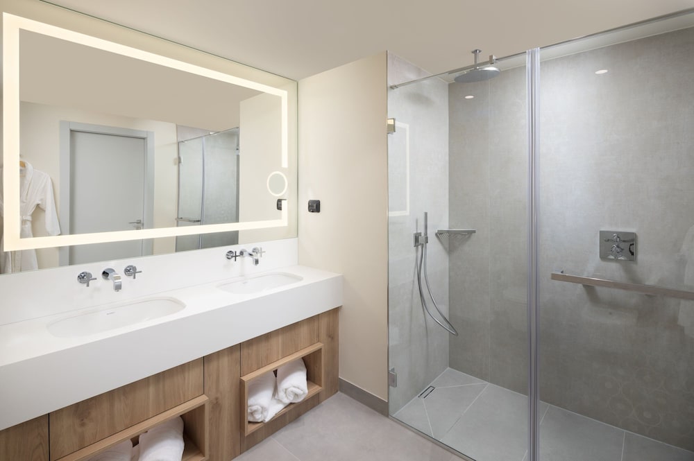 Courtyard By Marriott Cluj-Napoca Downtown 45/46