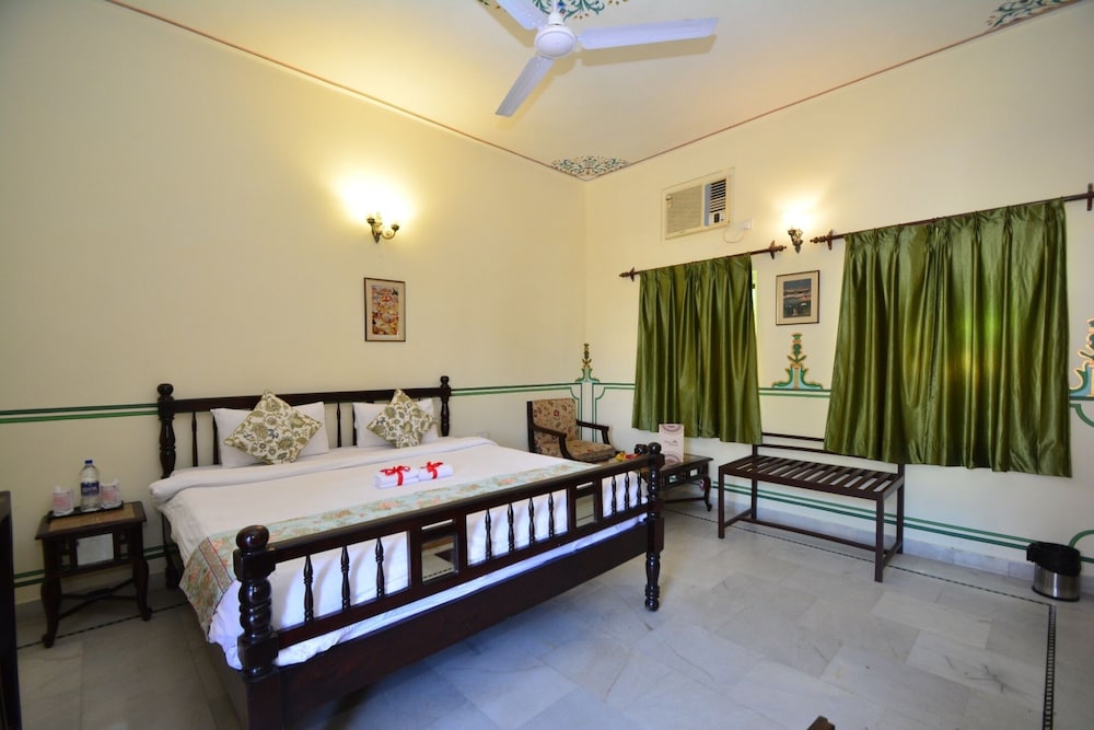 Mahal Khandela 9/32