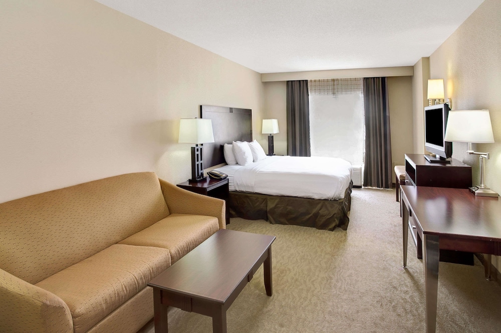 Wyndham Garden Duluth 9/16