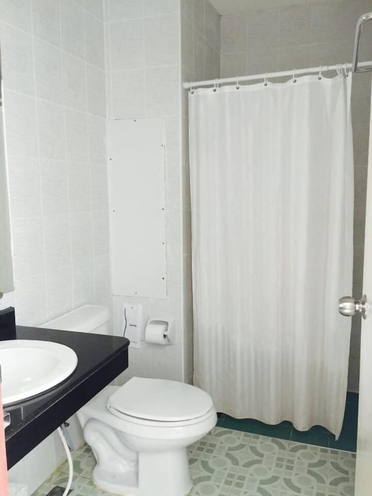 Prachuap Beach Hotel 38/40
