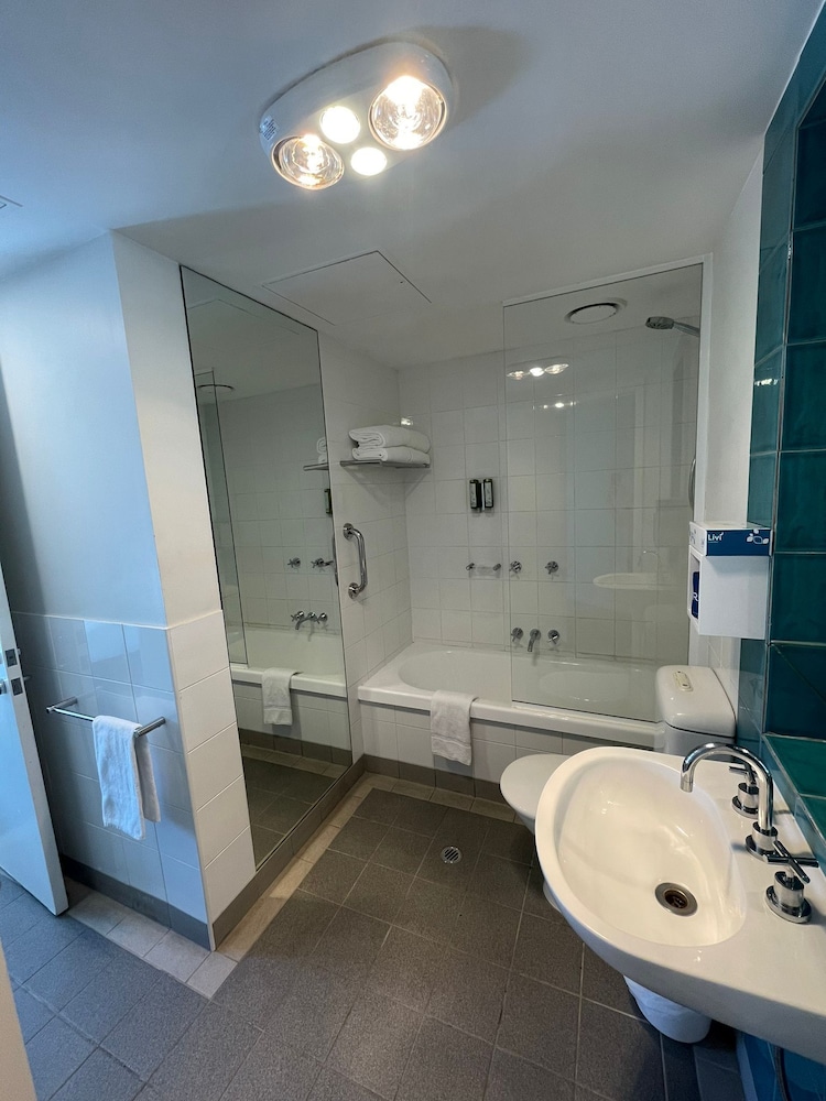 Melbourne South Yarra Central Apartment Hotel 52/54