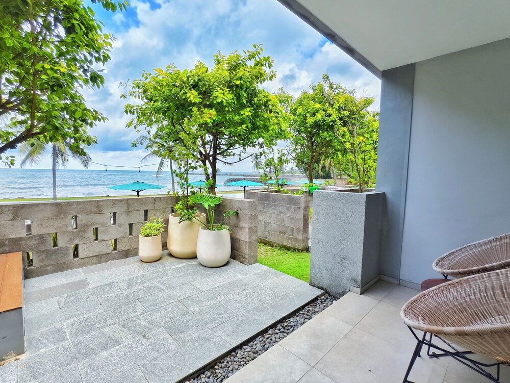 MaxOneHotels.com at Anyer 23/42