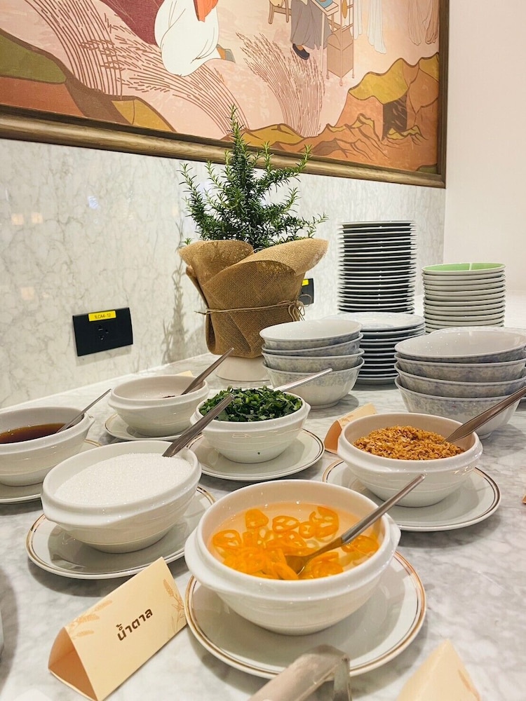 Indochina Hotel 39/50