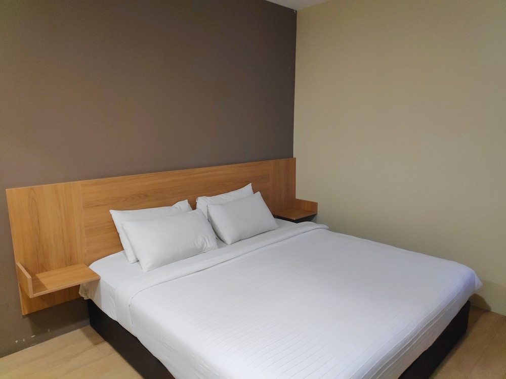 SH Hotel Kota Damansara 17/50