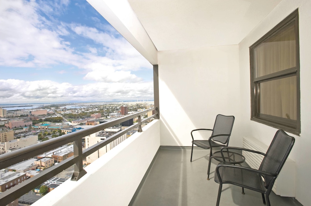 Club Wyndham Skyline Tower 48/68