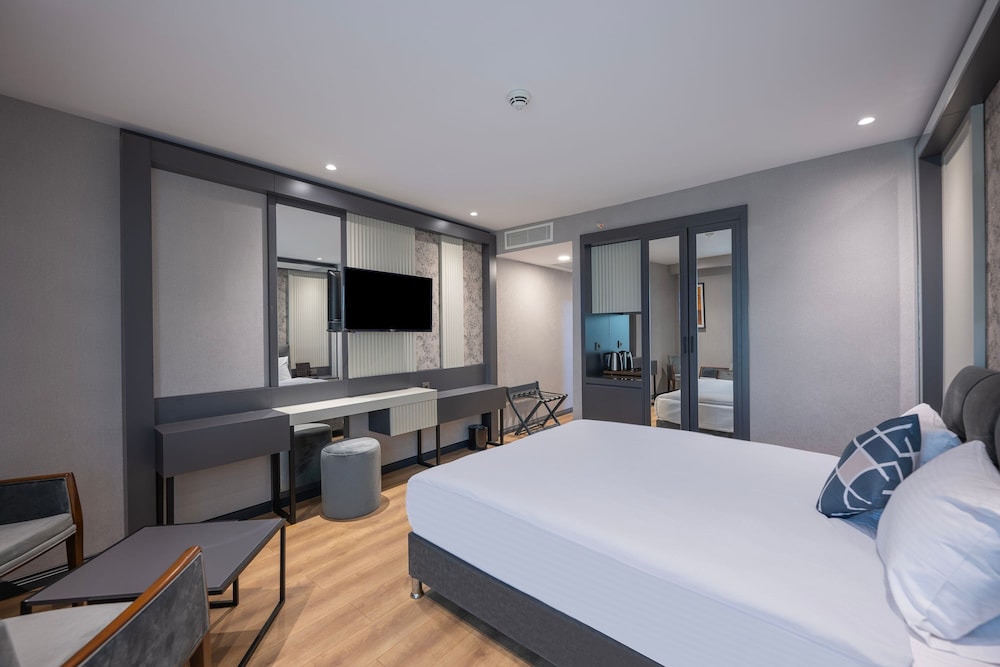 Room at Four Points Express by Sheraton Antalya Lara, ANTALYA