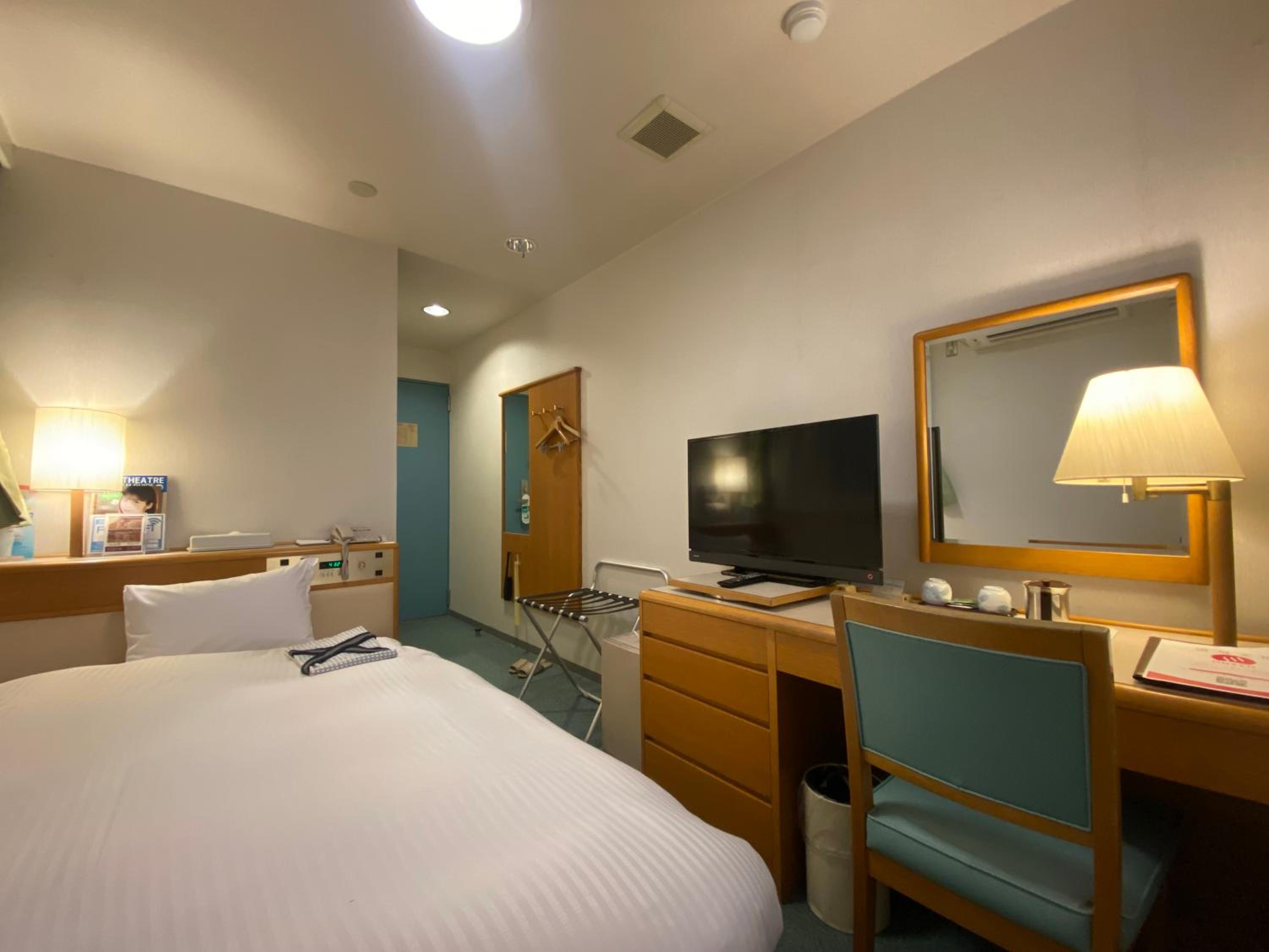 Semi Room, Single, Semi Double Bed