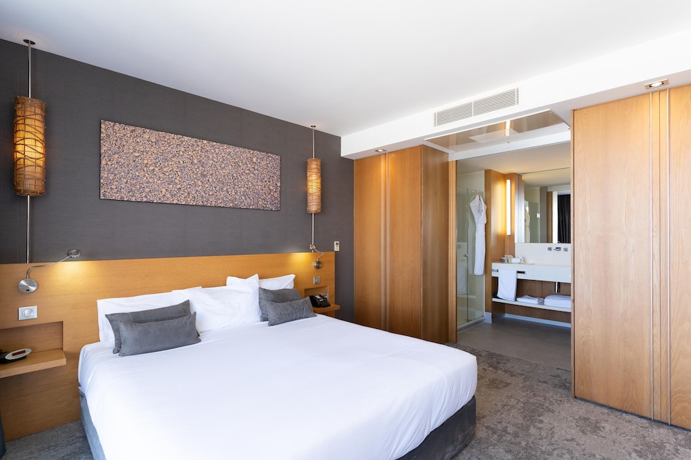 Chateau Royal Beach Resort and Spa 21/60