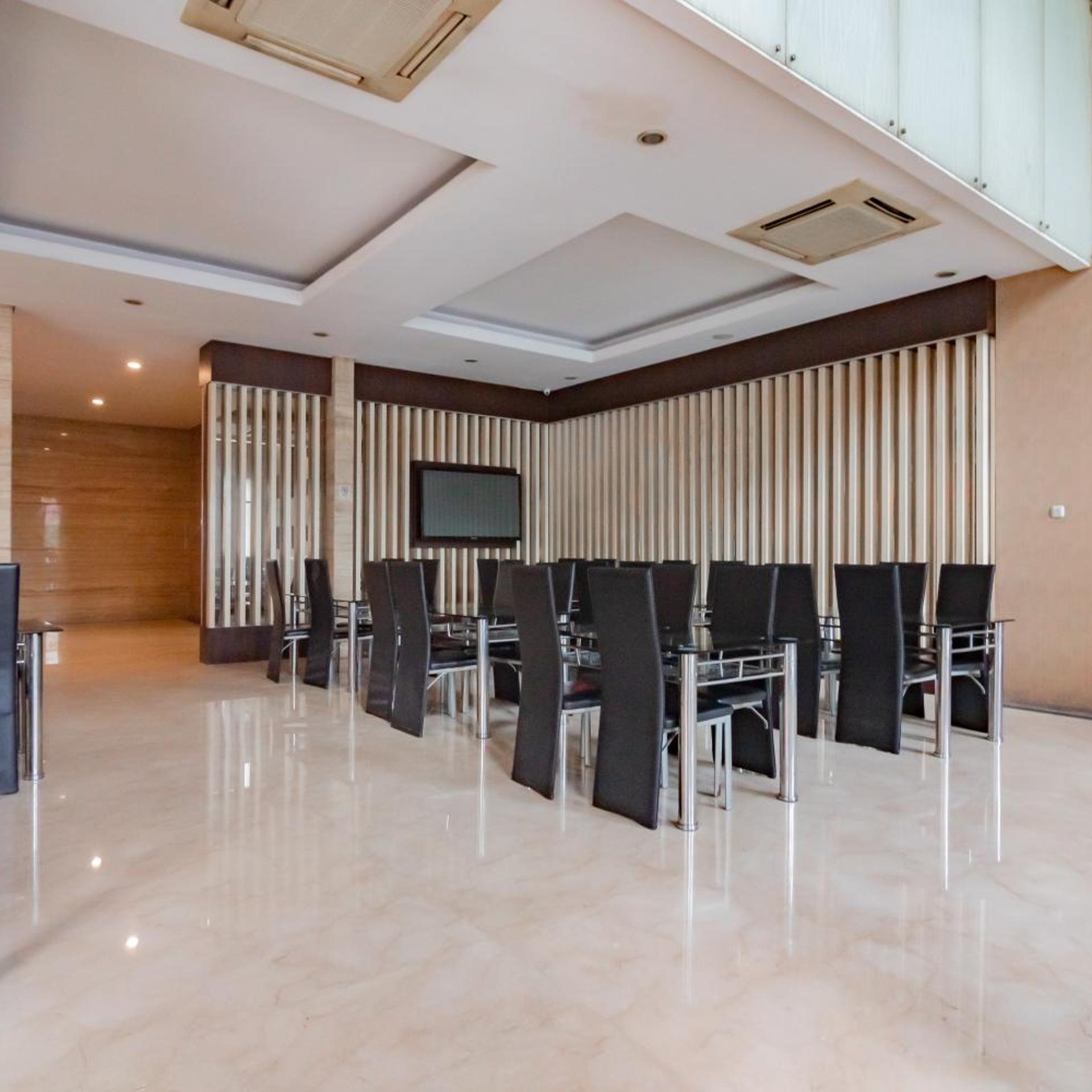 Urbanview Hotel Newton Riau Bandung 42/55