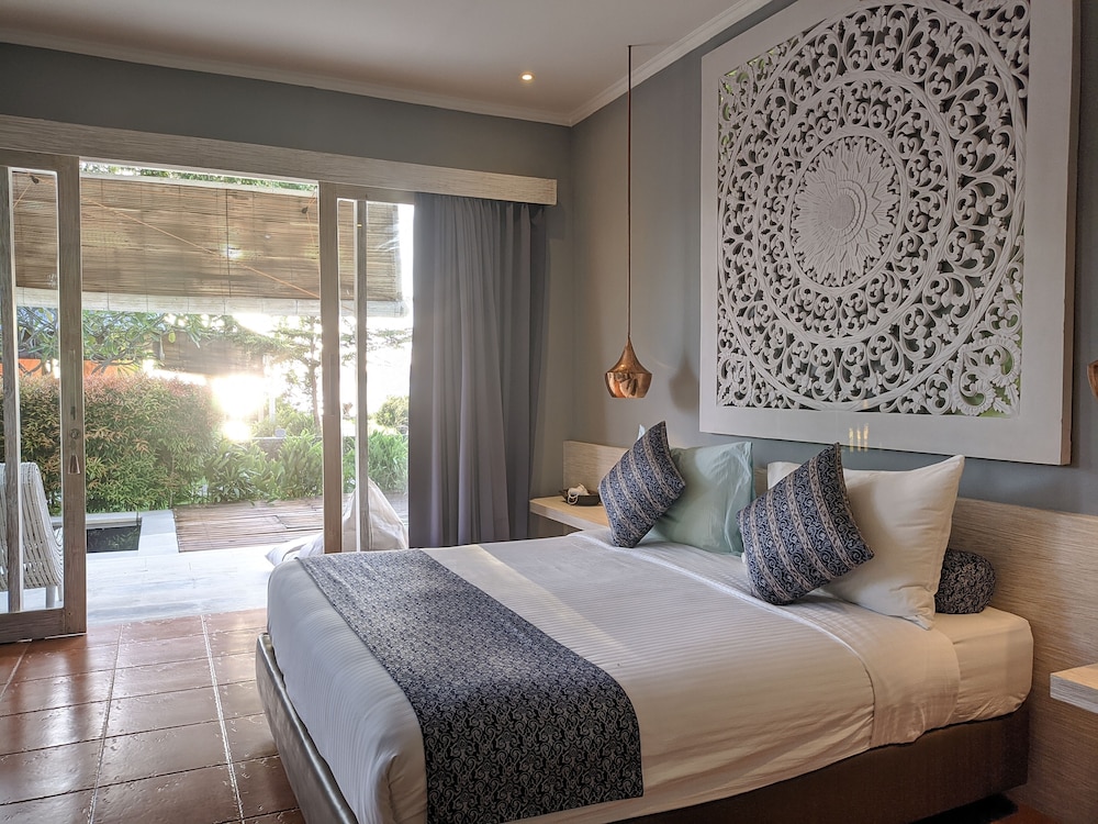 Suite, King Bed, Ocean View, Pool Access