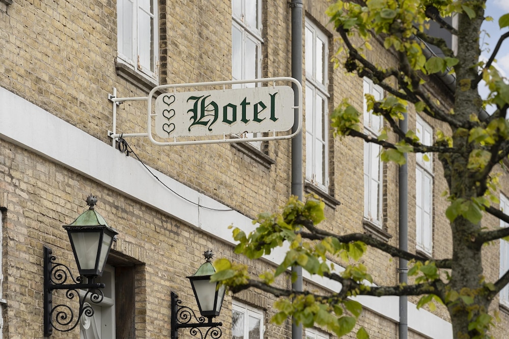 Brodremenighedens Hotel, BW Signature Collection 4/55