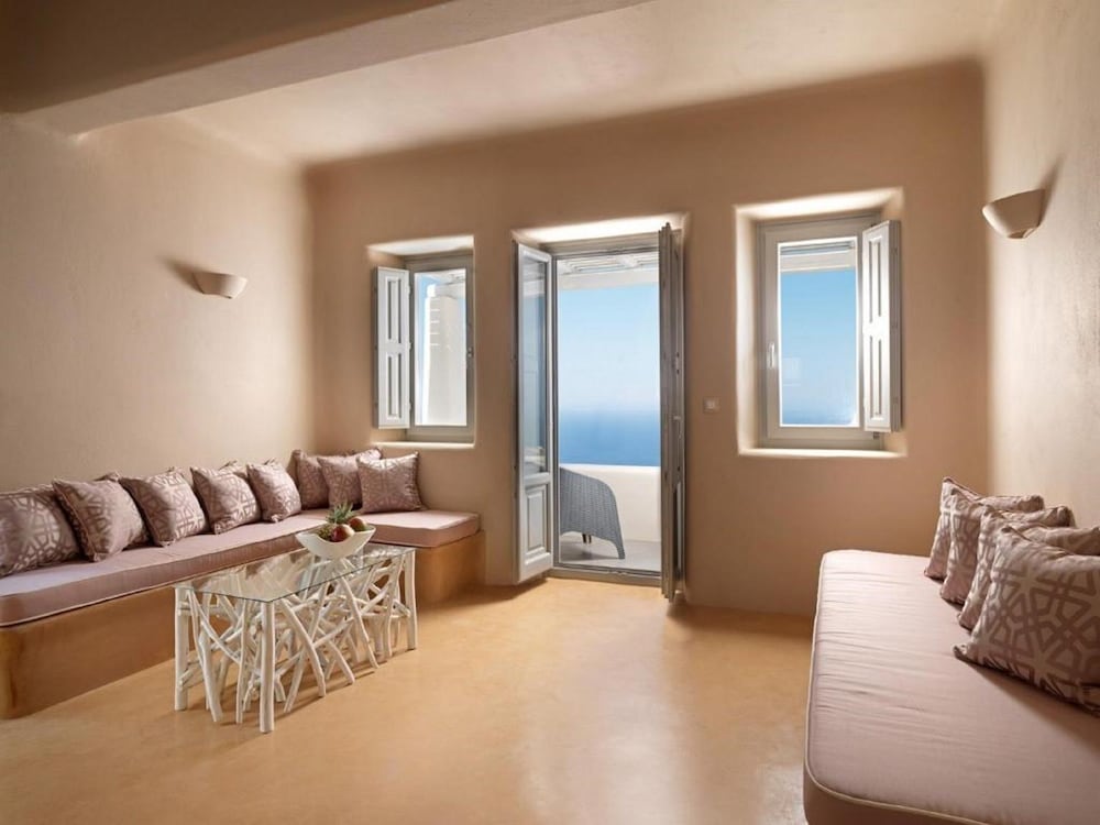 Dome Santorini Resort 33/46