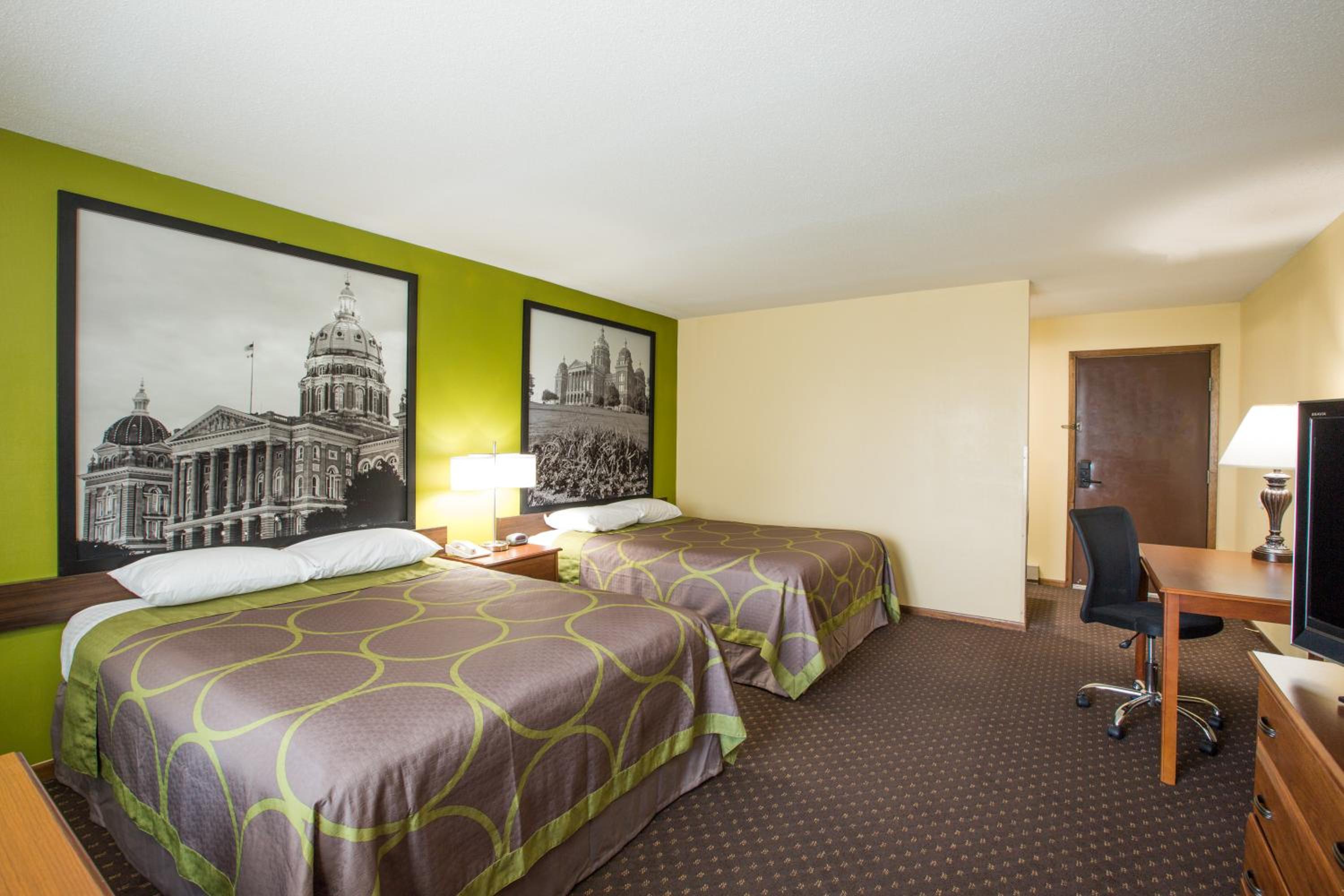 Room, 2 Queen Beds, Bathtub, Accessible