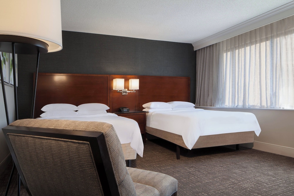 غرفة كلوب بسريرين كوين، Marriott Research Triangle Park 3/10