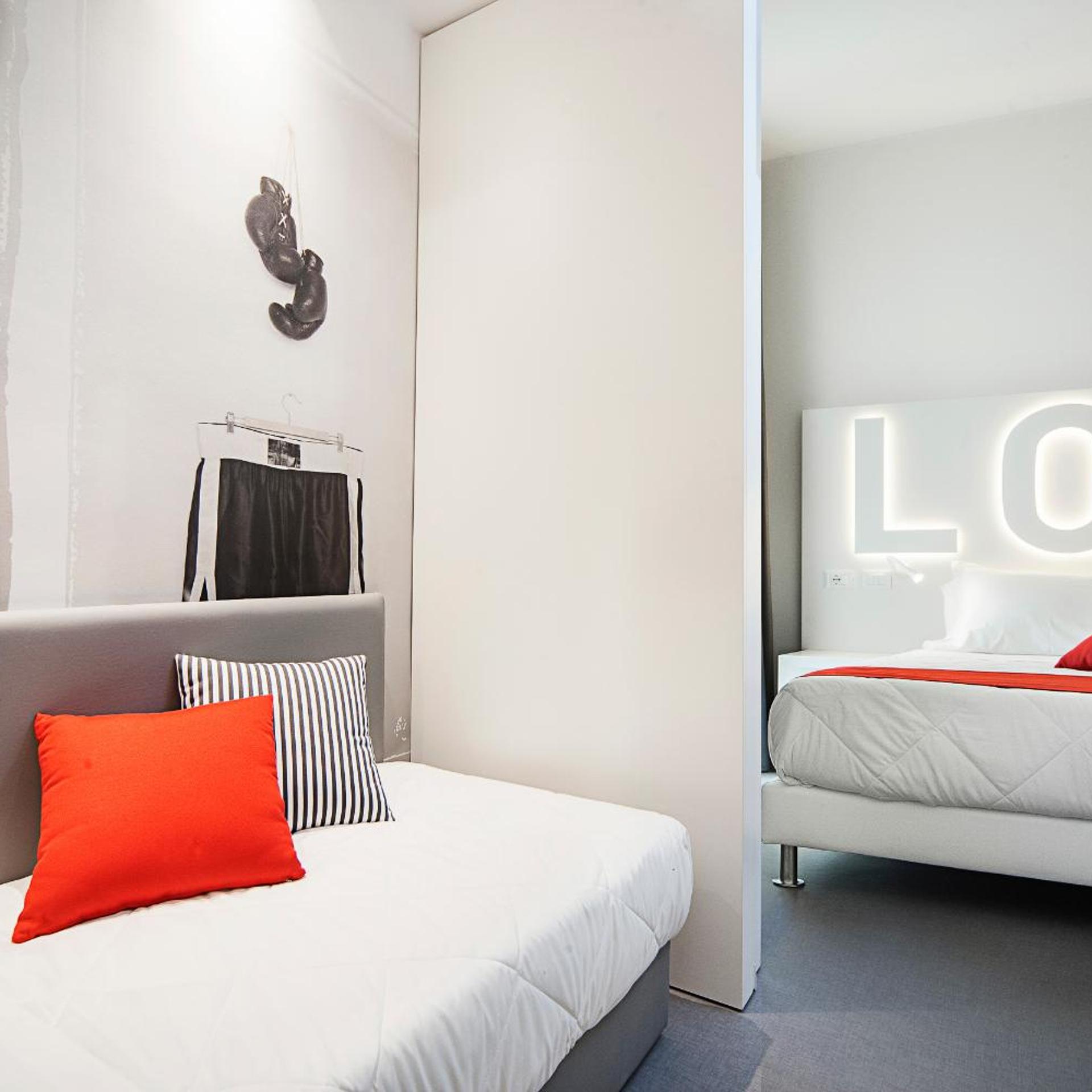 Room, Triple