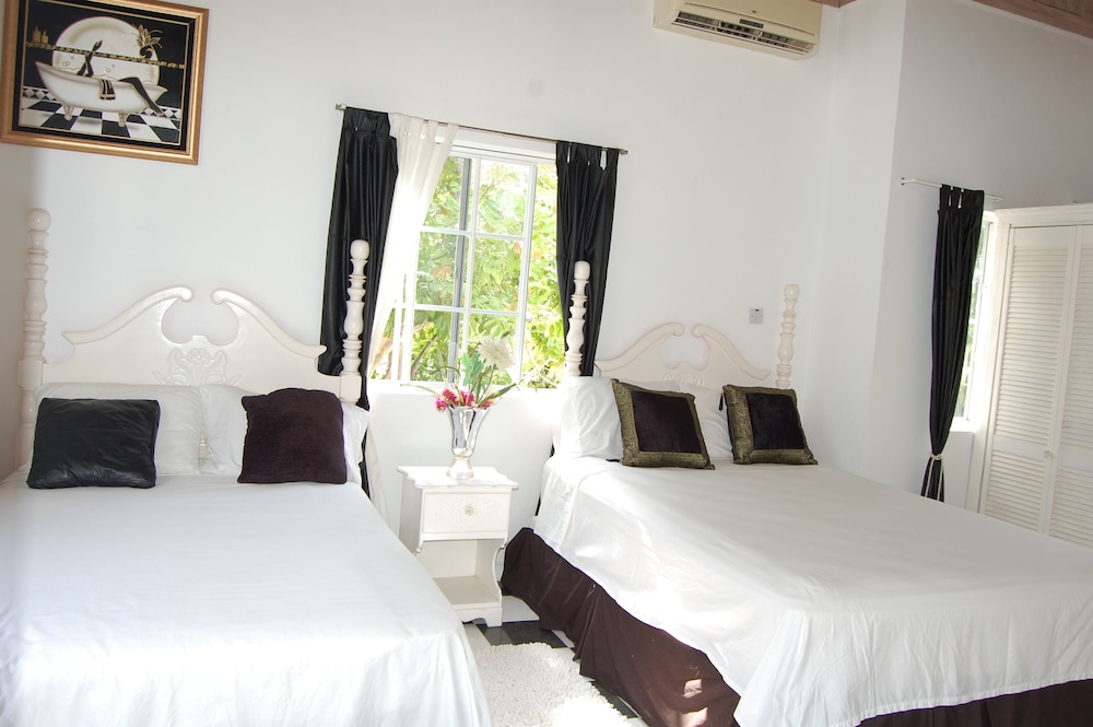 Celebrity Villa Jamaica 19/50