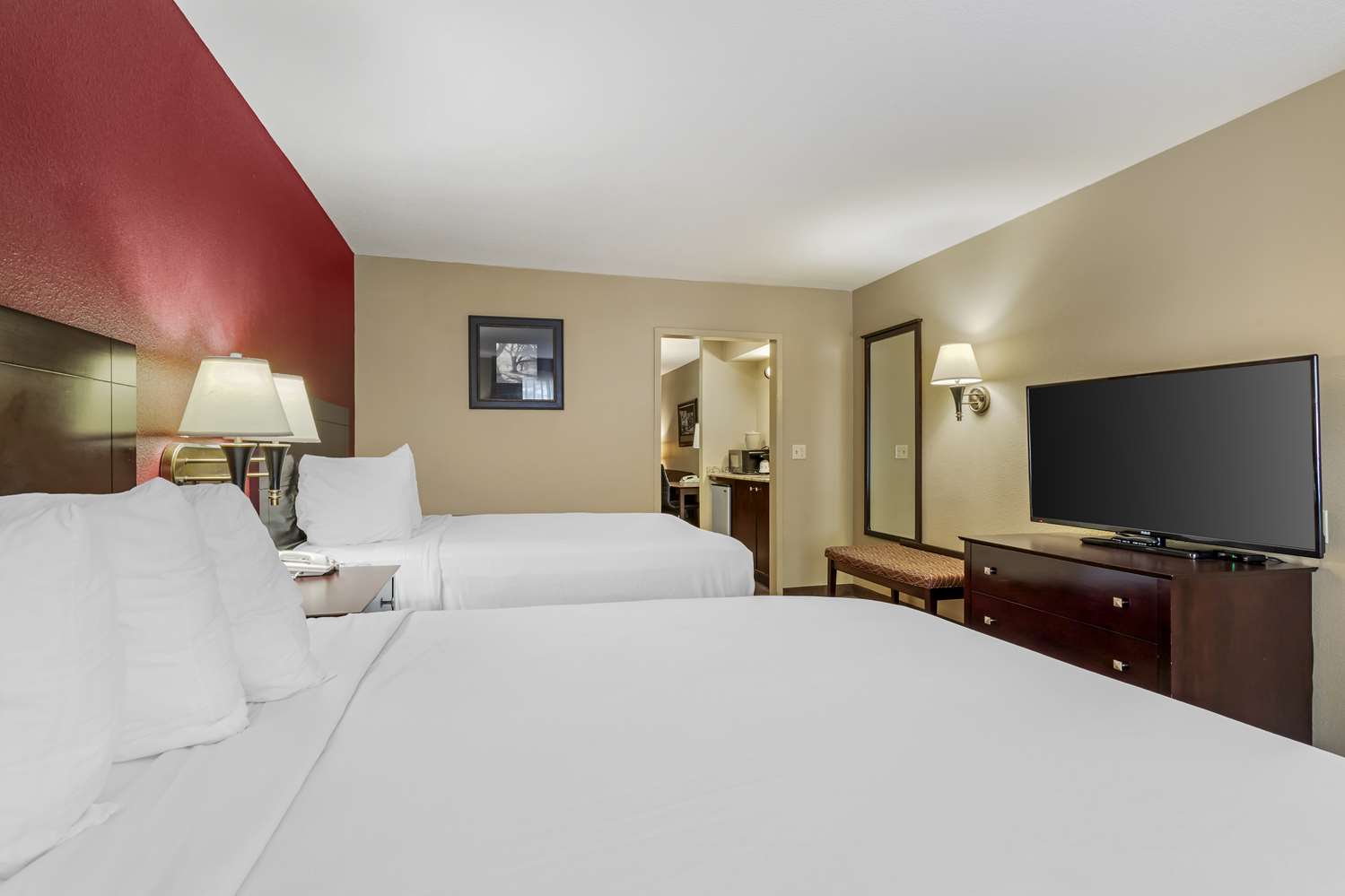 Suite, 2 Queen Beds, Sofa
