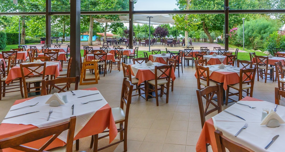 CRONWELL PLATAMON RESORT 32/50