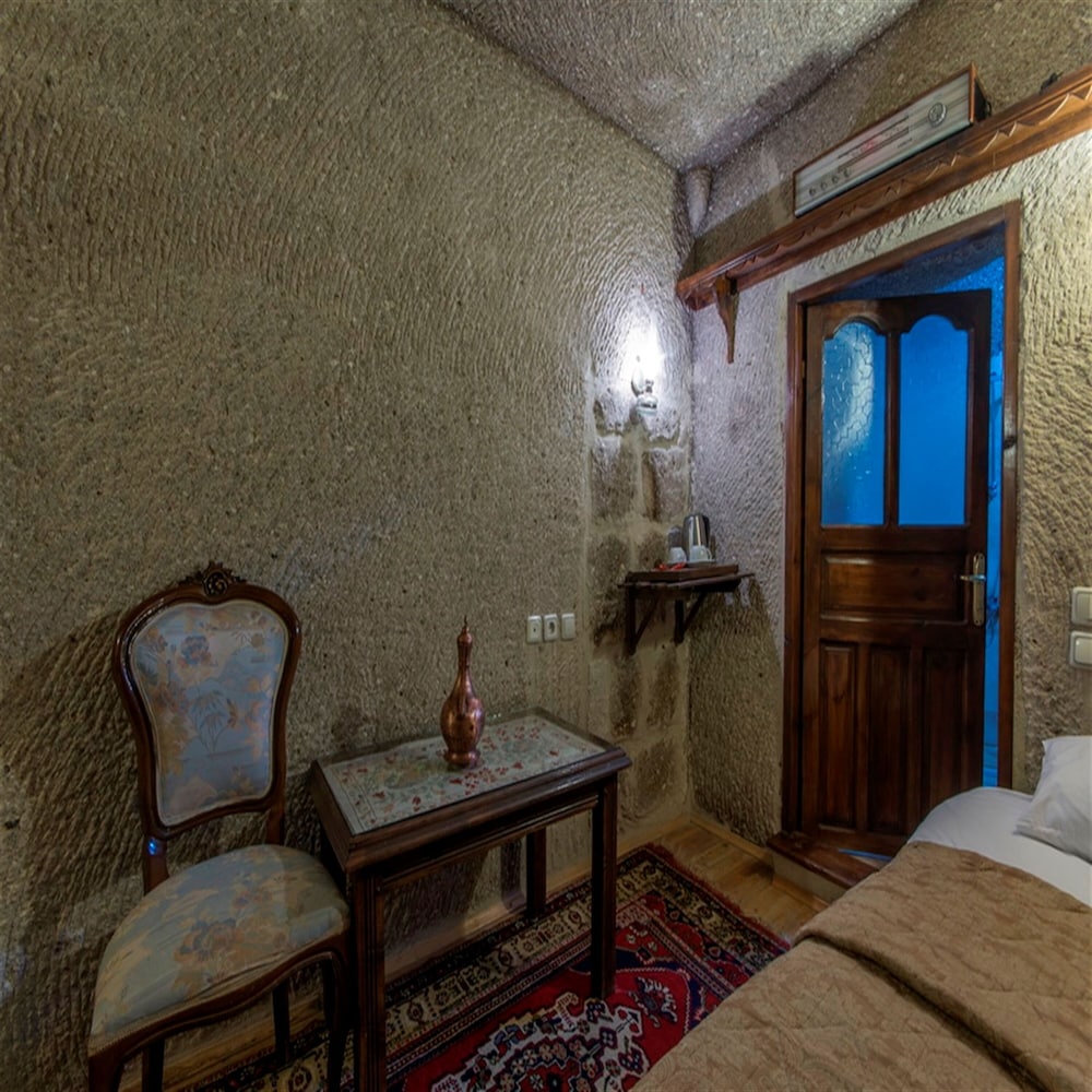 Antique Terrace Suites 25/50