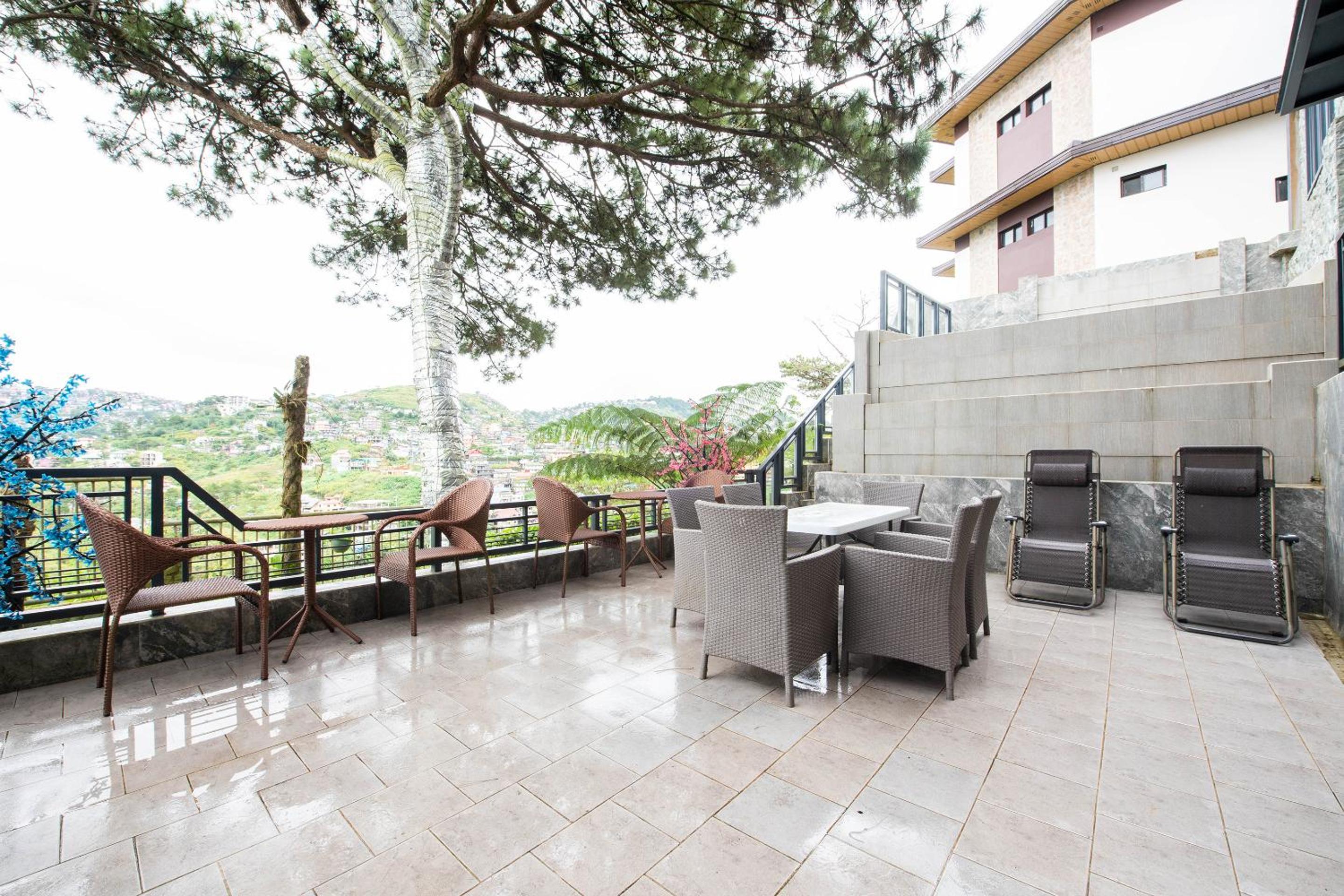 OYO 492 Sunset View Ridge Residences 44/50