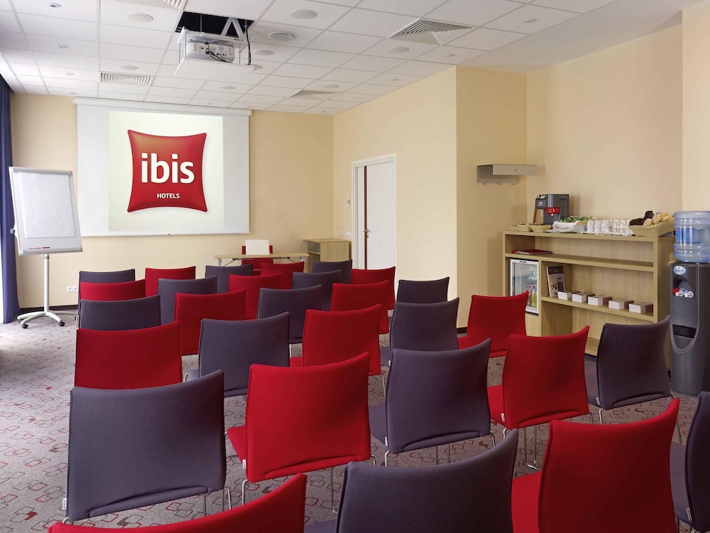 Ibis Warszawa Reduta 46/55