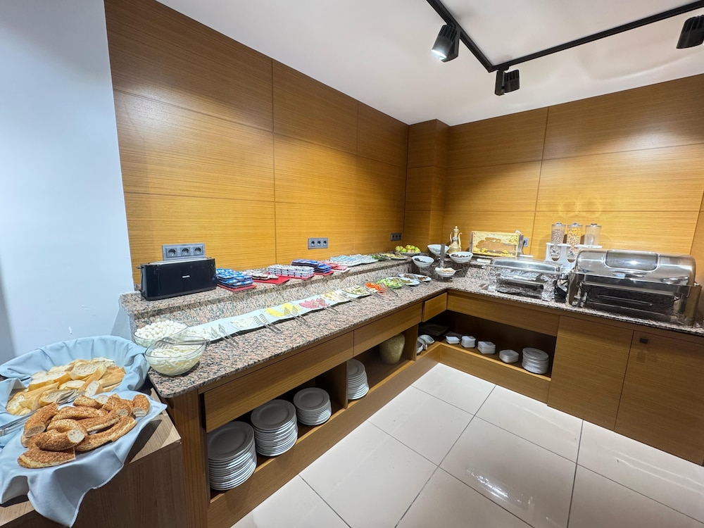 Lounge Boutique Hotel 30/50