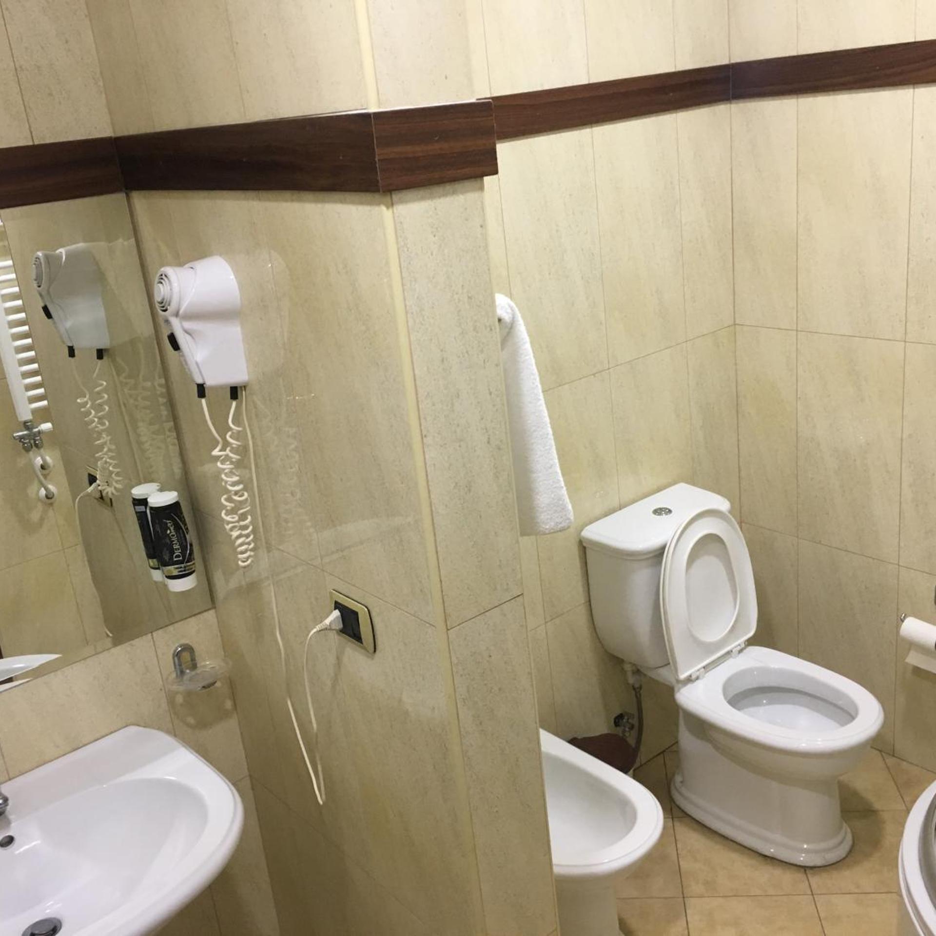 Colombo Hotel 48/49