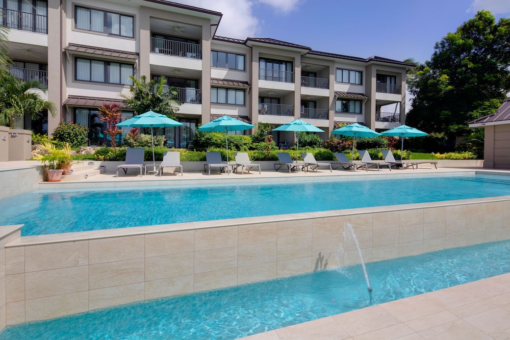 Beach View Hotel in Paynes Bay