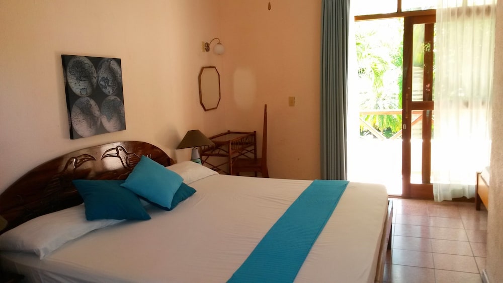 Samara Beach Hotel 16/49