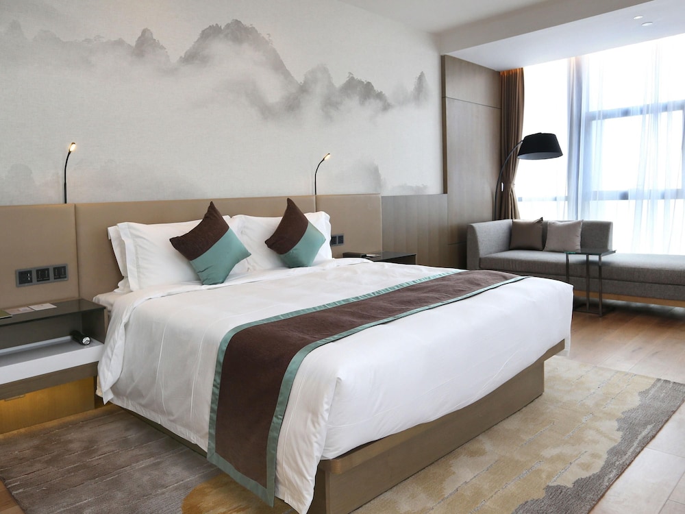 Novotel Deqing 12/56