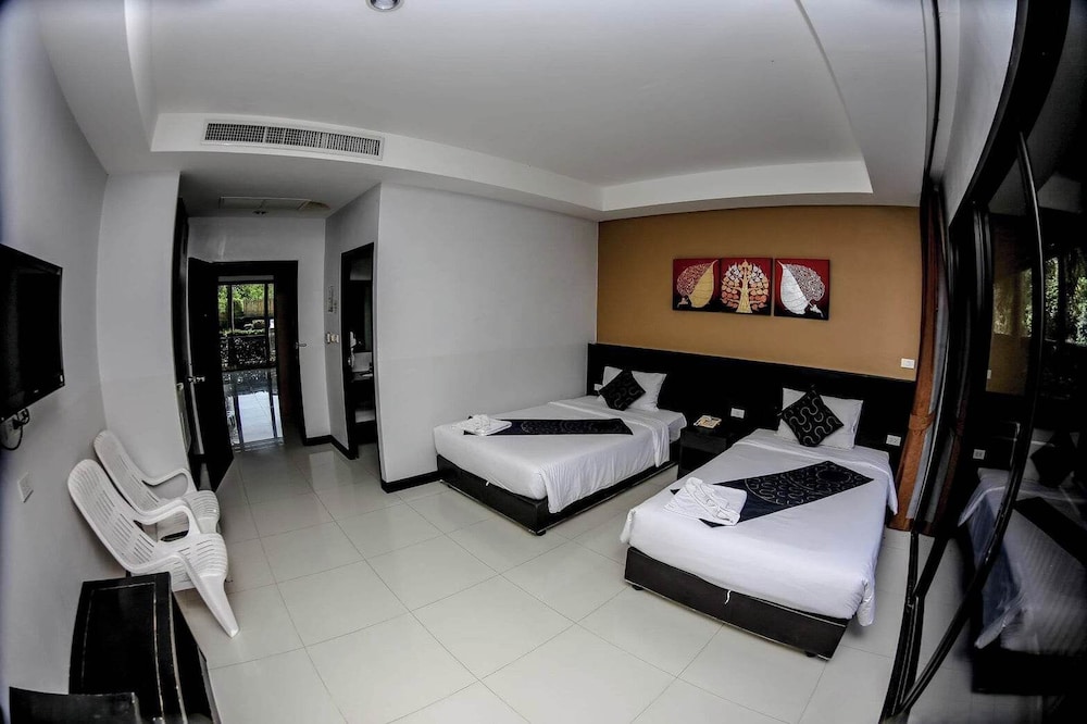 Nai Yang Beach Hotel 6/23