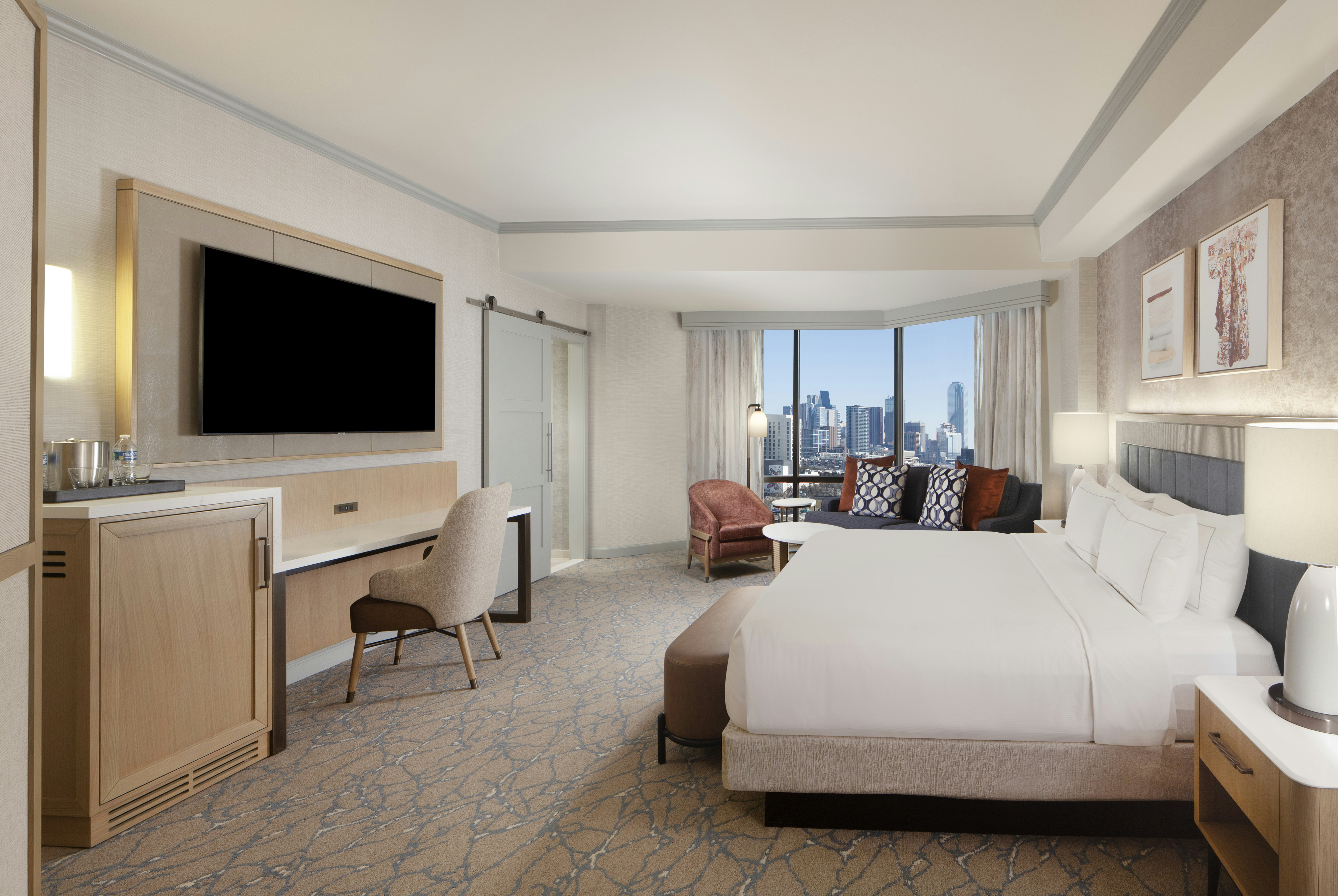 Room, King Bed, East Tower, Corner