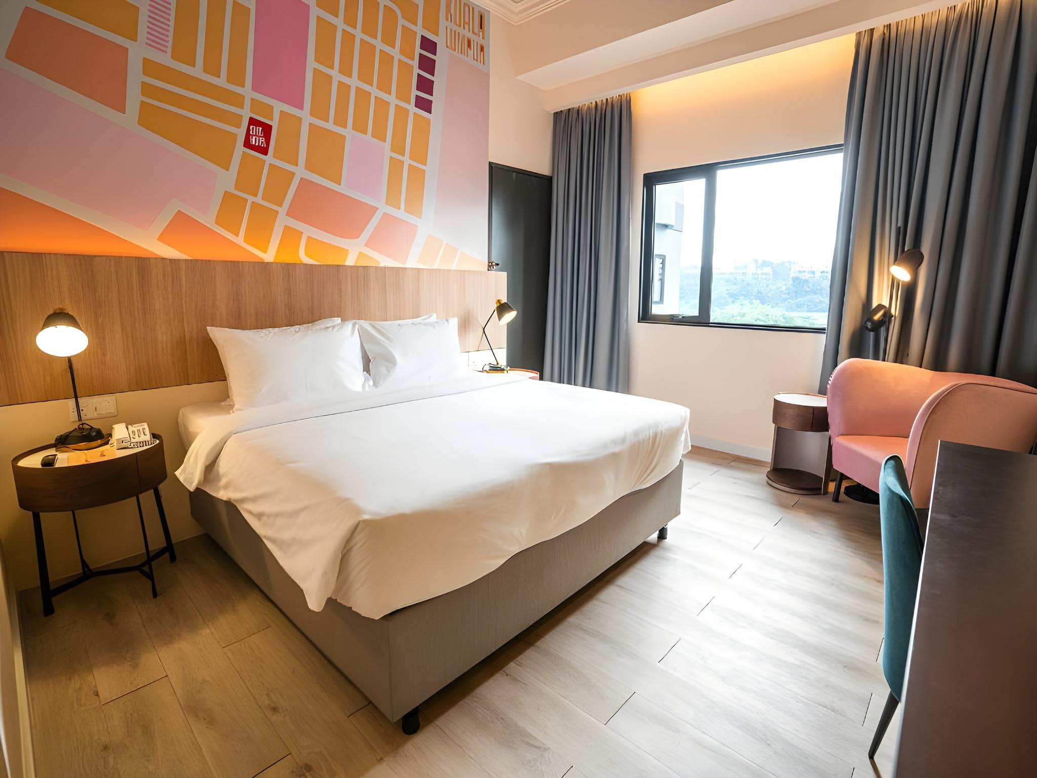 Groovy, Double Bed