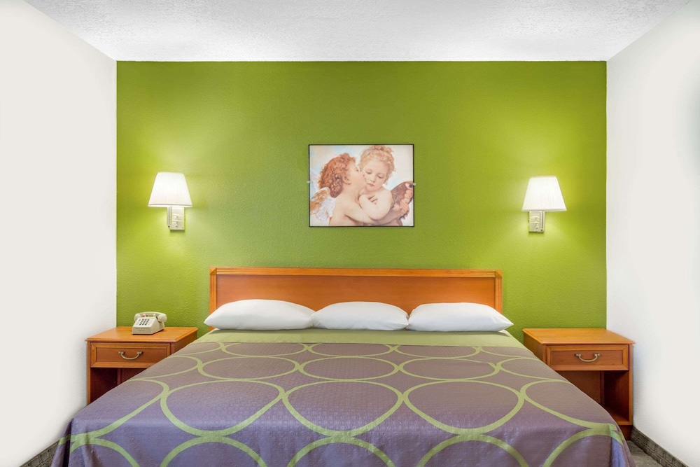 Super 8 by Wyndham Price 5/29