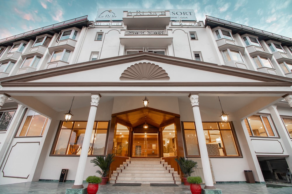 8fold By Larisa Shimla in SHIMLA