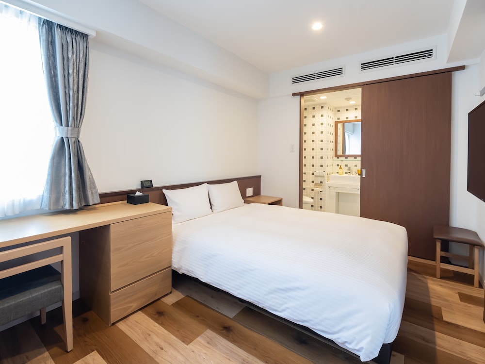 MODERATE, DOUBLE BED