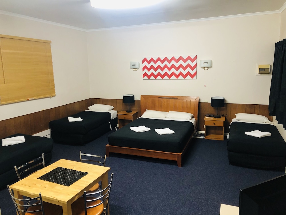 Horsham Motel 25/38