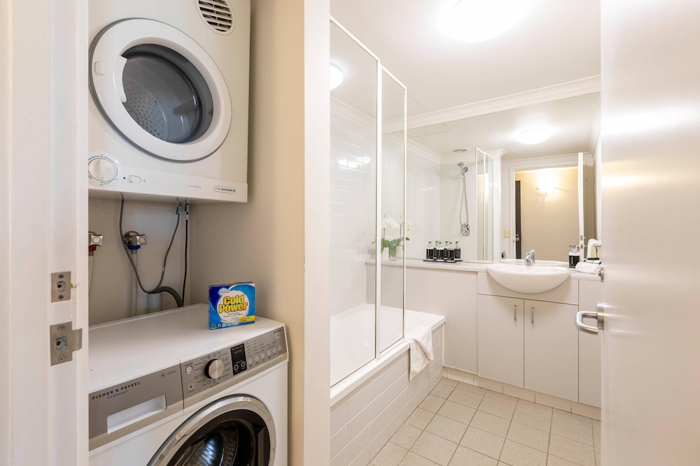 MainStay Suites Williamstown 61/63