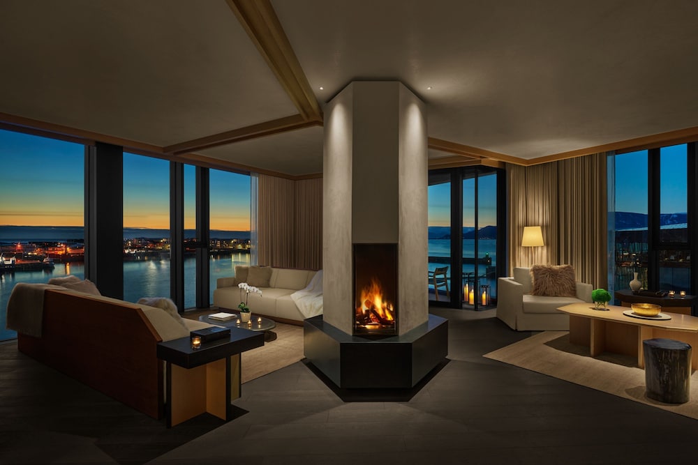 The Reykjavik EDITION 29/50